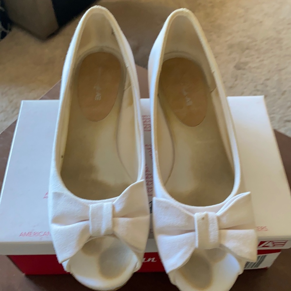 White wedges